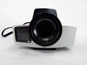 lot 74 image: Kodak XL33 Movie Outfit - Super 8 Movie Camera