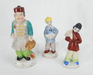 lot 98 image: Lot of 8 Asian Figurines and 1 Music Box