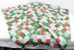 lot 47 image: Fiesta Holiday 70 Inch Round Tablecloth