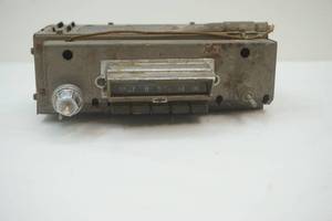 lot 6 image: Vintage Chevrolet Truck Radio