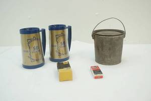 lot 52 image: Assorted Vintage Items