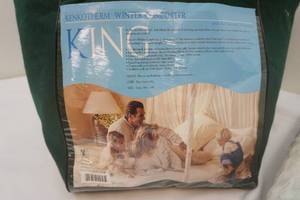 lot 76 image: King Sized Comforter