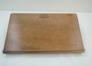 lot 140 image: Swivel Tabletop podiumeasel