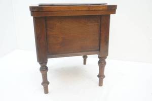 lot 151 image: Vintage Cammode Chamber Pot Chair