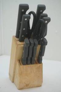 lot 164 image: knife set