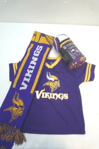 lot 172 image: Vikings apparel