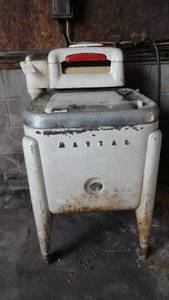 Vintage Maytag ringer washing machine