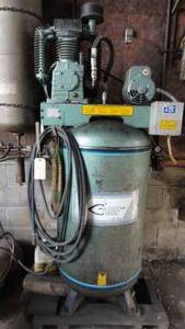 Air Compressor  Buyer must bring your own tools to disconnect.