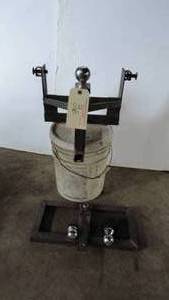 Hitch for back of riding lawn more with balls
