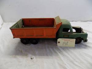 Vintage Metal (Structo) hydraulically operated toy truck