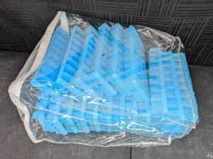 (18) Plastic Ice Cube Trays in Blue