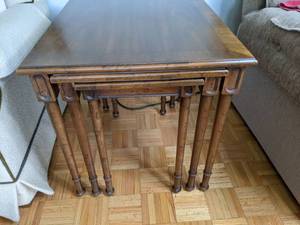 Gorgeous Wood Nesting Tables (3)