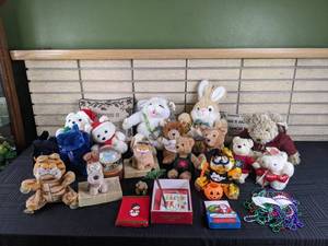 Vintage Garfield and Odie Stuffies, Christmas Bears, Snow Globe, and More