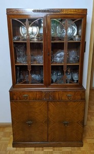 Beautiful Vintage China Hutch
