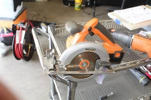 lot 210 image: Ridgid R845 6-12 18V Circular Saw with Battery