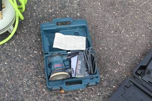lot 246 image: Bosch 1295DVS 5 Sander with Case