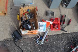 lot 264 image: Grease Gun, Funnel, Specialty Tools, Misc. Parts