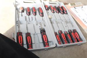 lot 299 image: Worksmith Screwdriver Set 26-piece w Case
