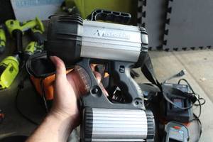 lot 305 image: VectorLite 1.5 Million Candlepower Flashlight