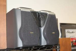 lot 326 image: Lot of (2) Koss HG857 8-ohm Stereo Speakers