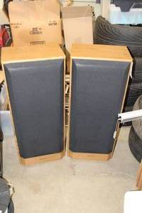 lot 336 image: Lot of (2) Pioneer Stereo Speakers