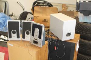 lot 337 image: Insignia Stereo System 4-piece