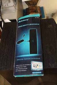 lot 353 image: Maxenergy HDTV Channel Antenna