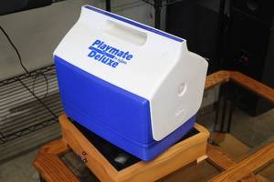 lot 360 image: Igloo Playmate Deluxe Personal Cooler