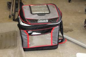 lot 361 image: Coleman Soft-Side Lunch Bag