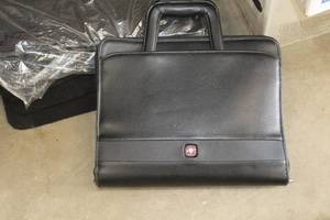 lot 373 image: Wenger Leather Briefcase