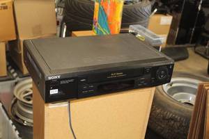 lot 384 image: Sony SLV-788HF VHS Recorder
