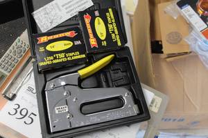 lot 392 image: Arrow Heavy Duty Hand Stapler w Staples, Case