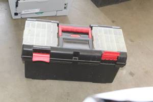 lot 401 image: Rubbermaid Tool Box