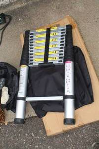 lot 424 image: 12 Aluminum CollapsibleExtendable Ladder (New In Box )