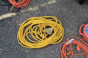 lot 434 image: 3-Outlet Extension Cord