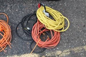 lot 435 image: Lot of (3) Extension Cords