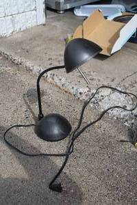 lot 469 image: 24 Halogen Table Lamp