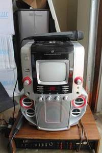 lot 478 image: GPX HJM258 CD Graphics Karaoke Player
