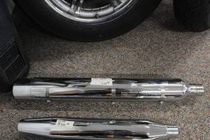lot 15 image: Harley-Davidson 65936-03 Motorcycle Exhaust