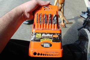lot 511 image: Black & Decker Drill Set