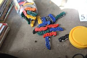 lot 516 image: Lot of  Pocket Knives