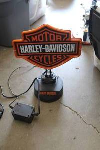 lot 549 image: Harley-Davidson Motorcycles Neon Table Lamp
