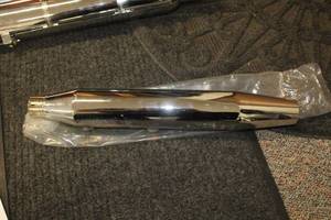 lot 32 image: Harley-Davidson 65842-07 Motorcycle Exhaust