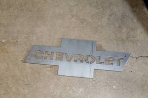 lot 624 image: Chevrolet Metal Emblem