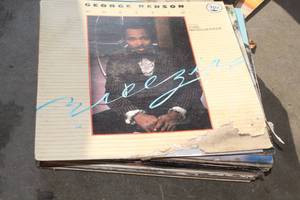 lot 527 image: Lot of (25) LP Record Albums