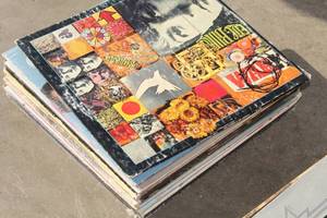 lot 528 image: Lot of (25) LP Record Albums