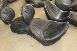 lot 137 image: Corbin 161-2-B Leather Motorcycle Double Seat Saddle