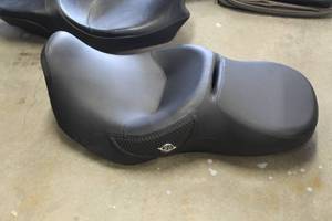 lot 140 image: Milsco 12-988 Leather Motorcycle Seat