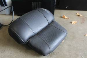lot 155 image: 04-04604 Leather Motorcycle Seat