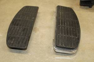lot 199 image: Lot of (2) Touring Motorcycle Front Driver Floorboards